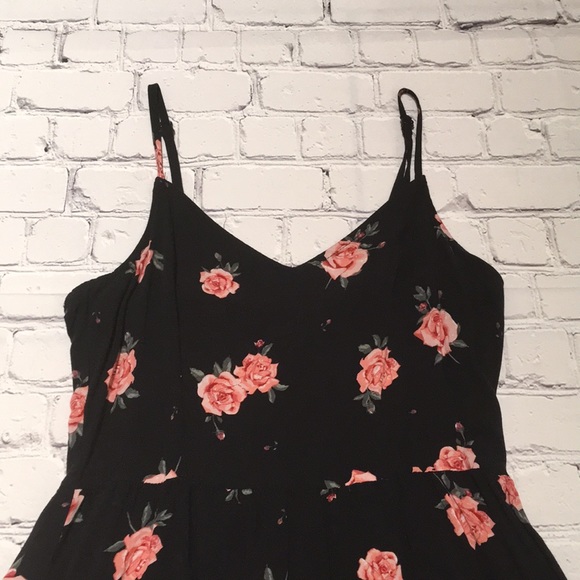 Divided Floral Dress Size 6 - Picture 2 of 10